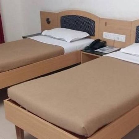 Hotel Sheetal Palace Pune Zewnętrze zdjęcie