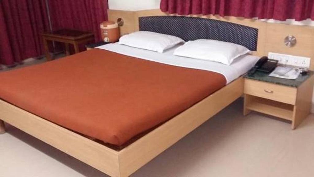 Hotel Sheetal Palace Pune Zewnętrze zdjęcie